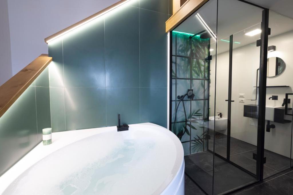 Bali Aqua&Charme Bed & Breakfast Гаета Екстериор снимка