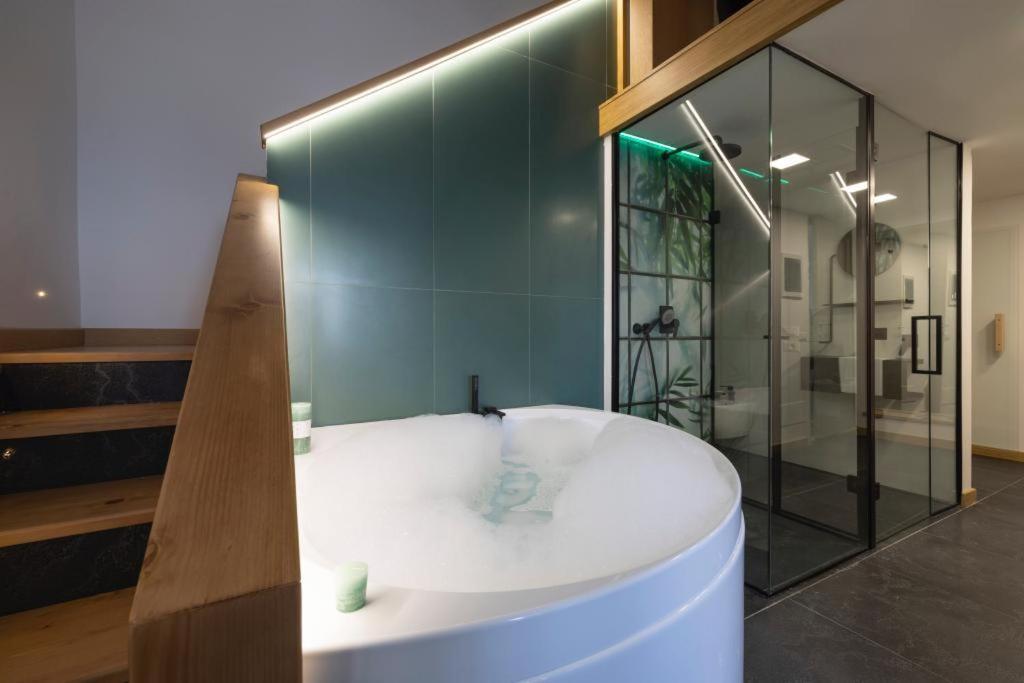 Bali Aqua&Charme Bed & Breakfast Гаета Екстериор снимка