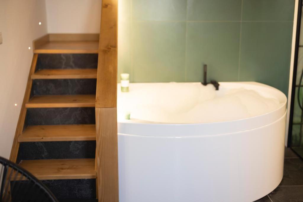 Bali Aqua&Charme Bed & Breakfast Гаета Екстериор снимка